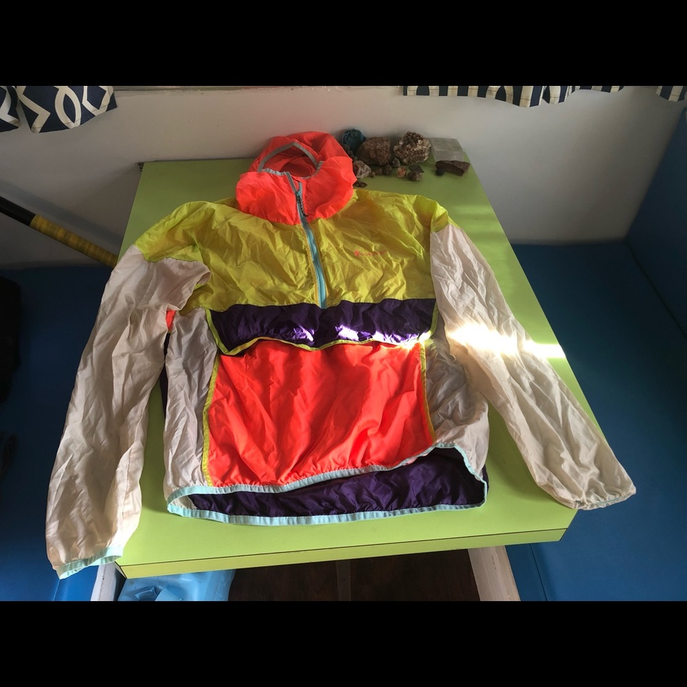 Cotapaxi wind breaker